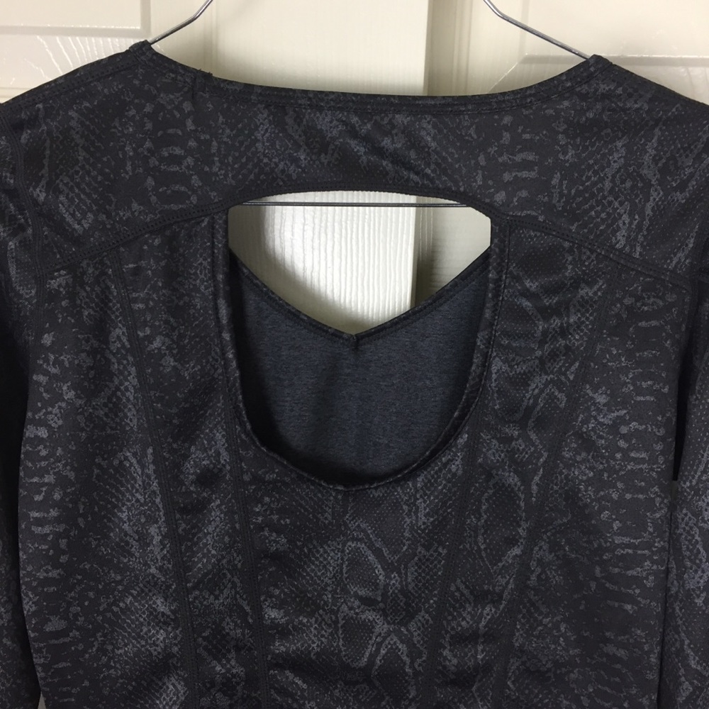 Mondetta Cutout Snake Print Athletic Running Top - Picture 6 of 7